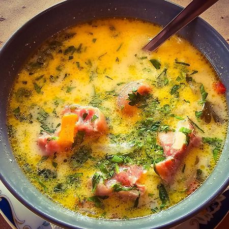 Pensiunea La Taverna Trăisteni 外观 照片