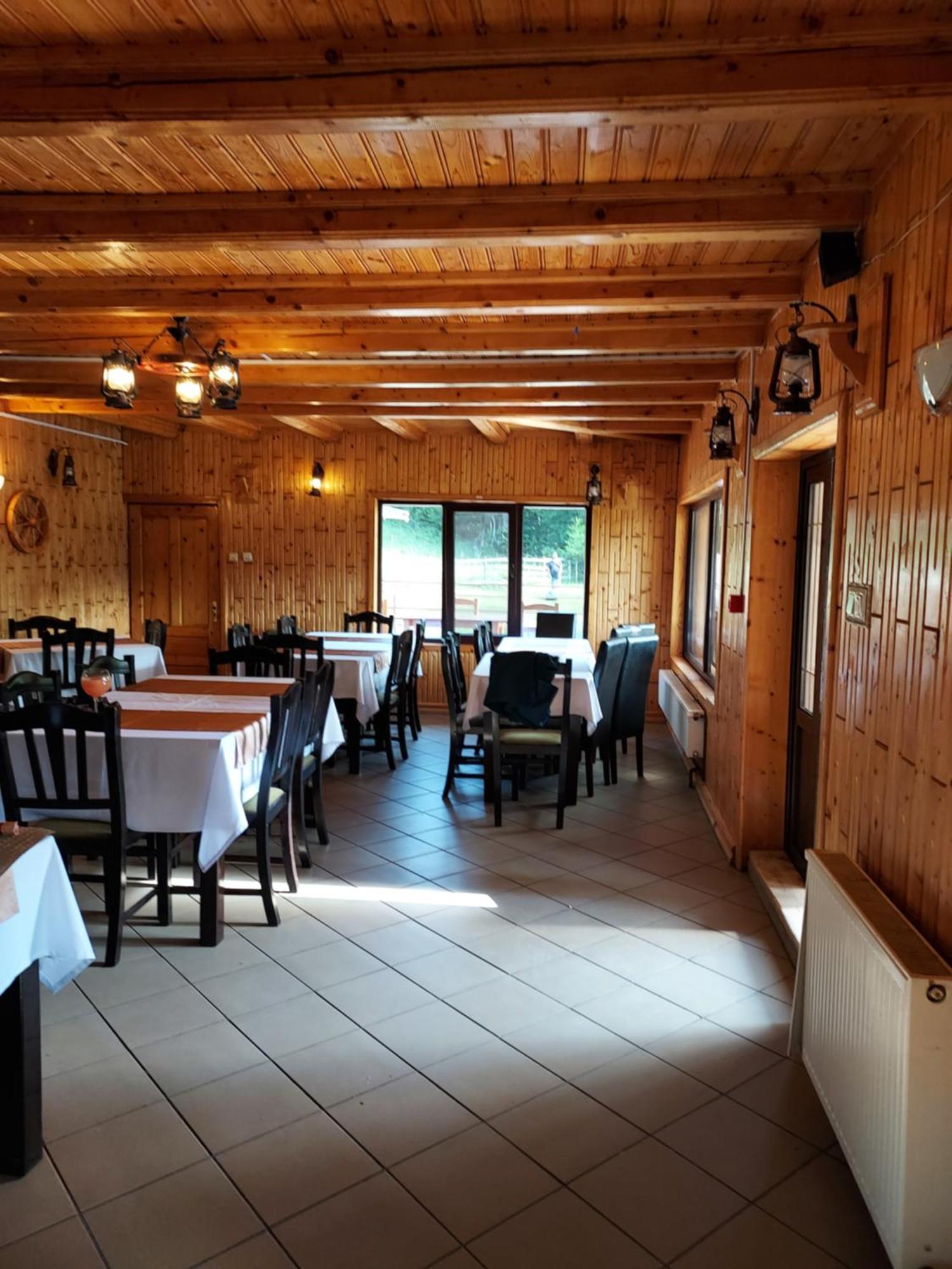Pensiunea La Taverna Trăisteni 外观 照片