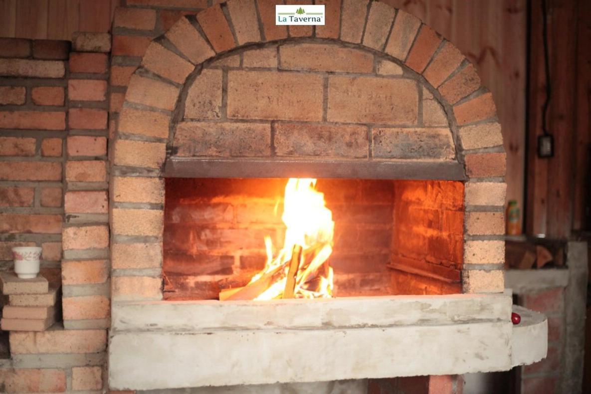 Pensiunea La Taverna Trăisteni 外观 照片