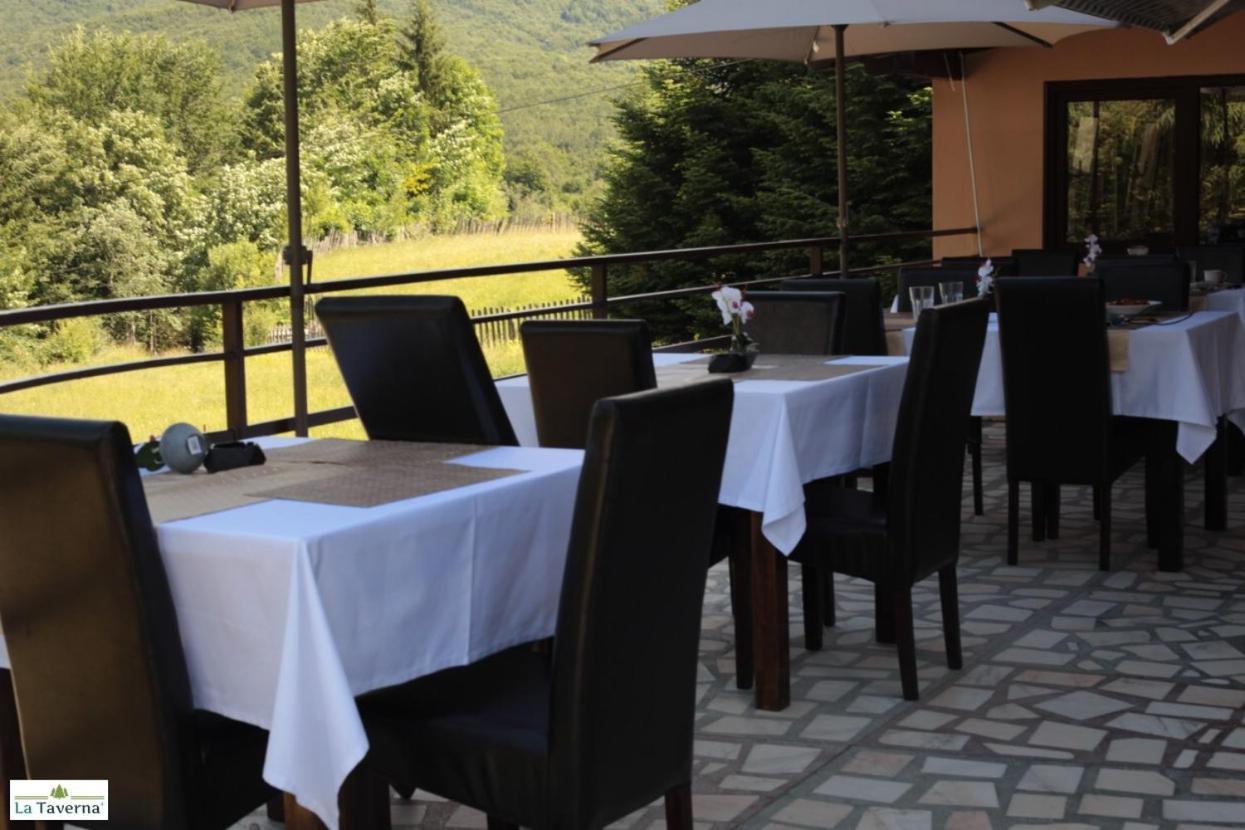 Pensiunea La Taverna Trăisteni 外观 照片