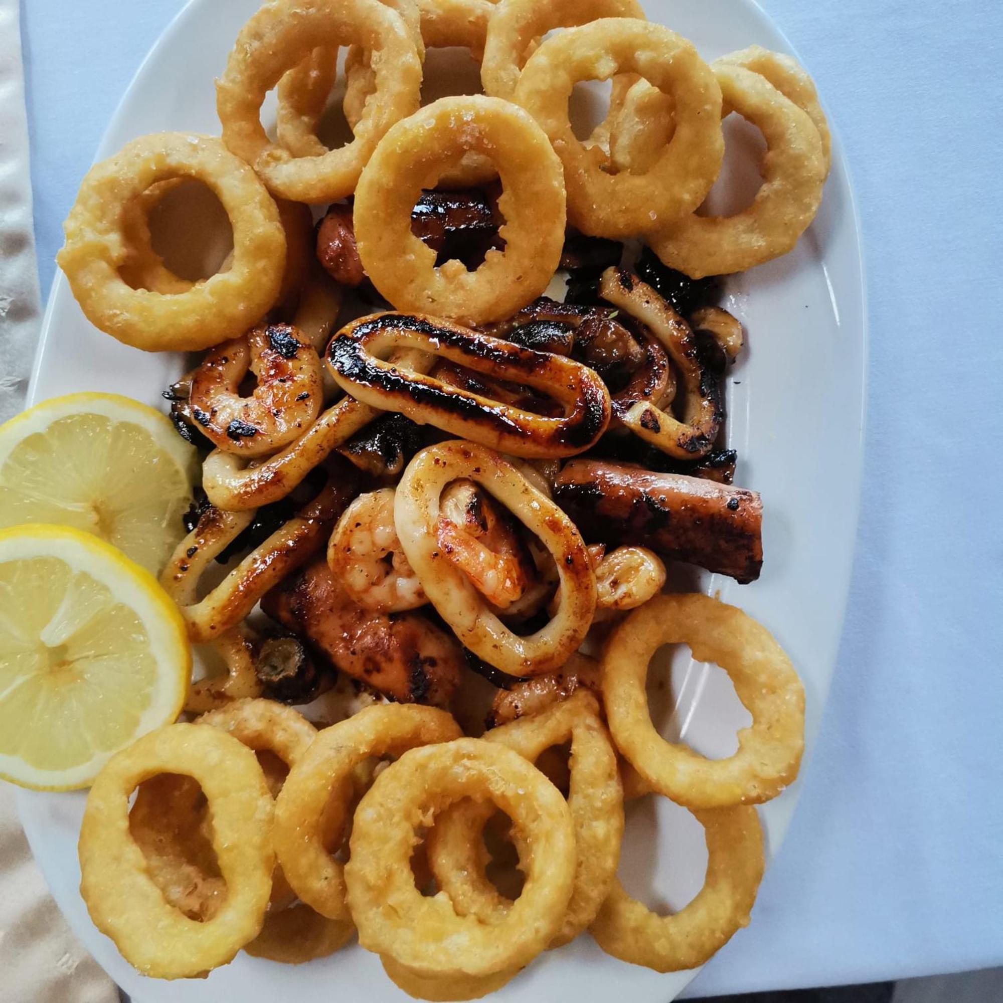 Pensiunea La Taverna Trăisteni 外观 照片