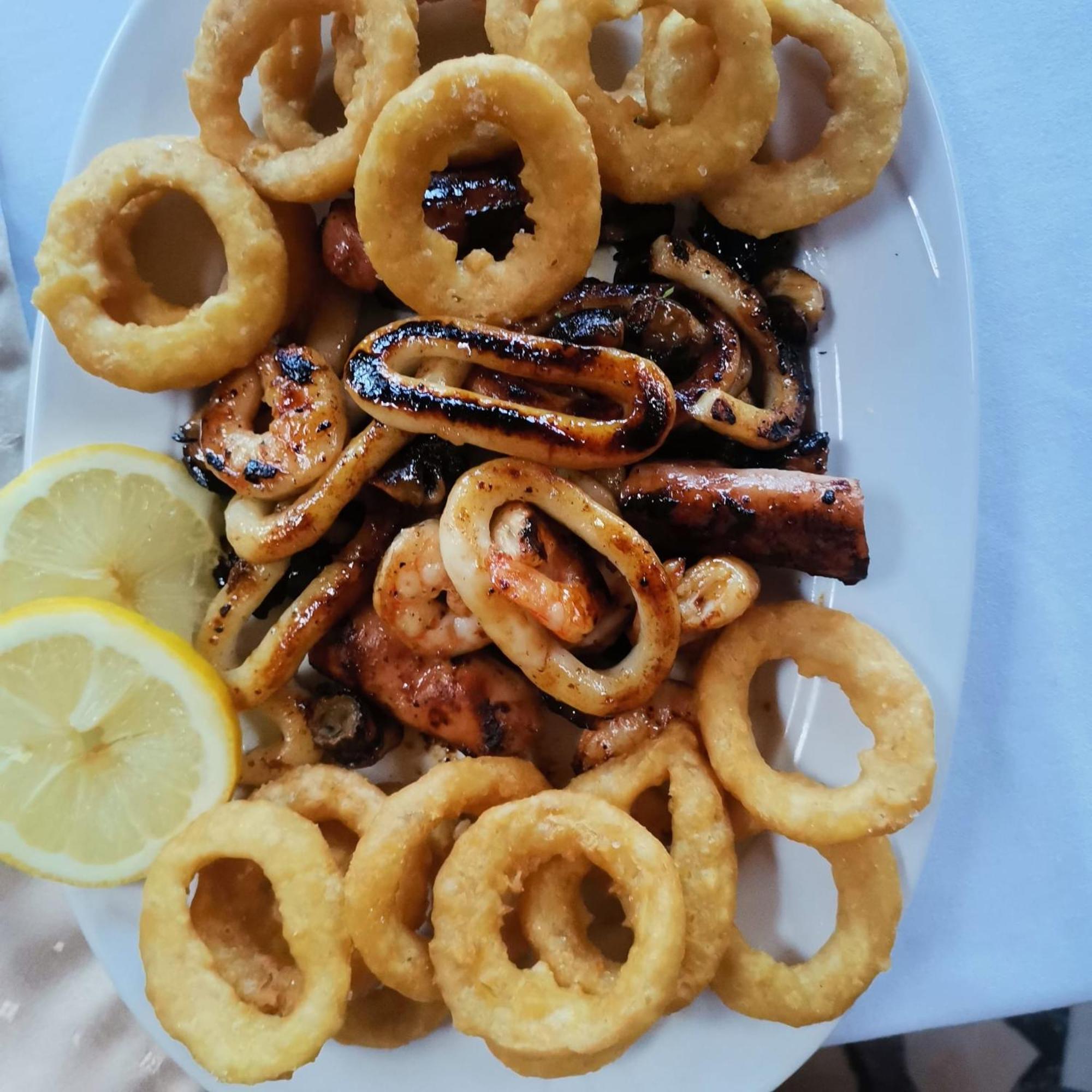 Pensiunea La Taverna Trăisteni 外观 照片