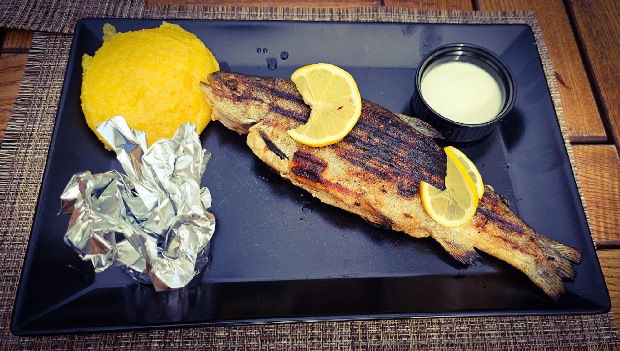 Pensiunea La Taverna Trăisteni 外观 照片